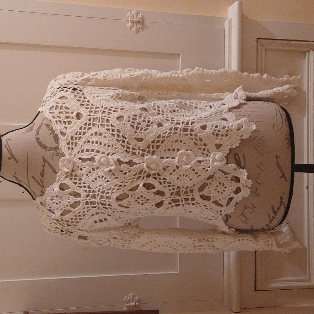One Step Up loosely crocheted white sweater Sz OS